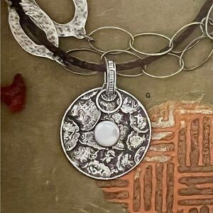 Silpada Sterling Silver Reversible Large Disc Pendant with Coin Pearl.  S1955
